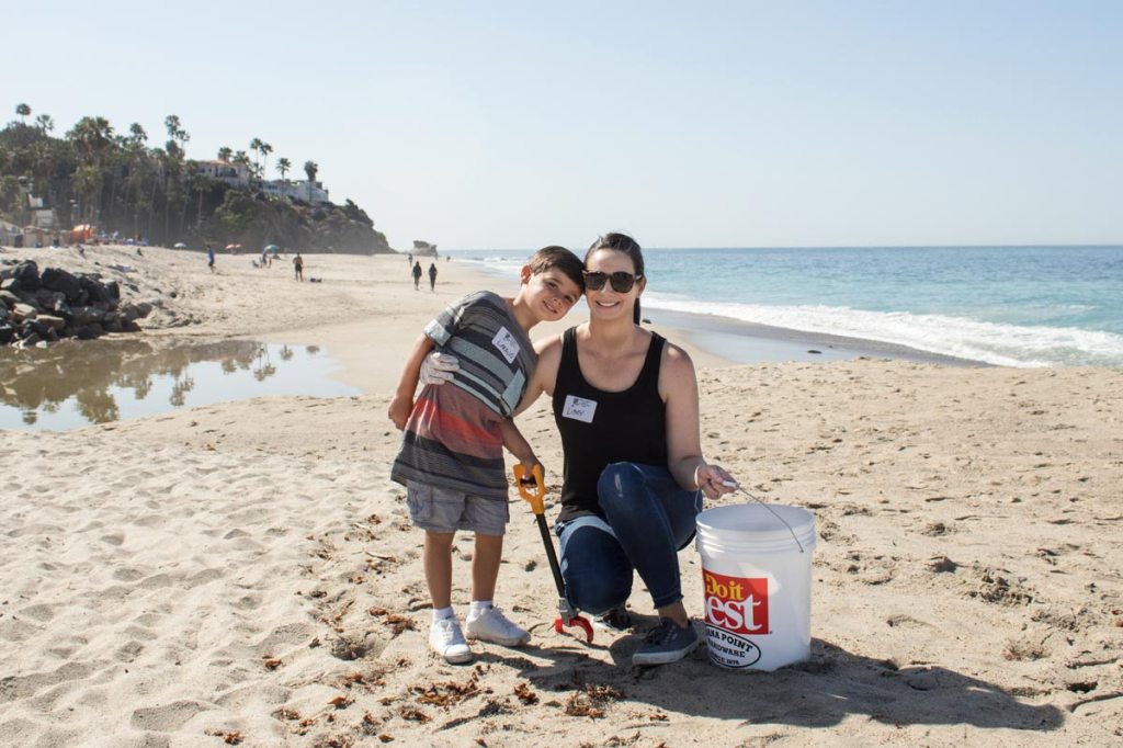 Beach clean-up at Aliso Creek
