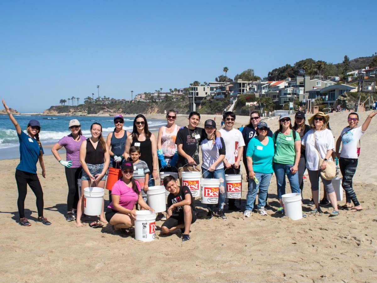 Volunteers at beach clean-up at Aliso Creek