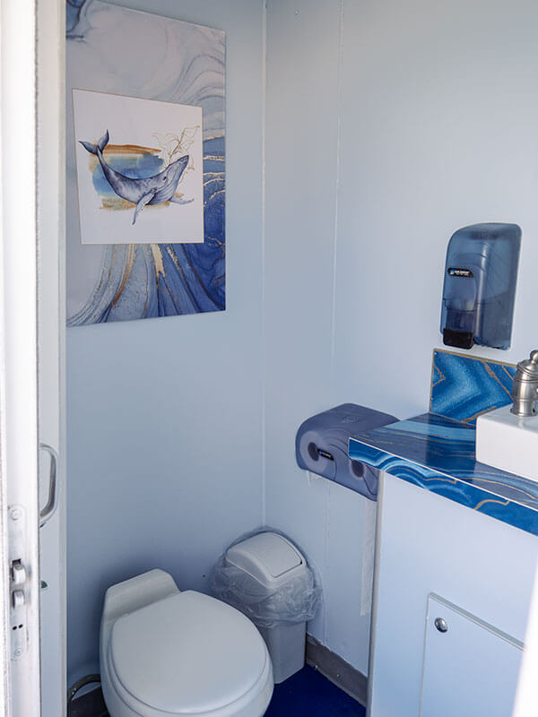 Upscale whale watching boat Hoku Nai'a has 2 bathrooms