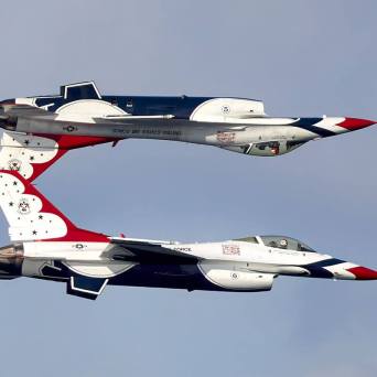 USAF Thunderbirds during our Pacific Airshow Safari in Huntington Beach