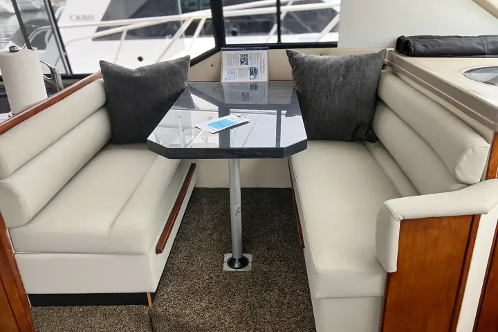 Motor yacht 